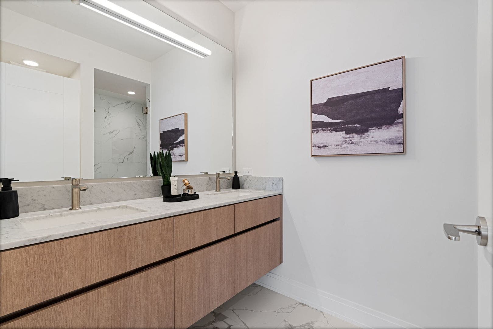 2333 N Cambridge Avenue, #F, Chicago, IL 60614 2333 N Cambridge Avenue, #F, Chicago, IL 60614