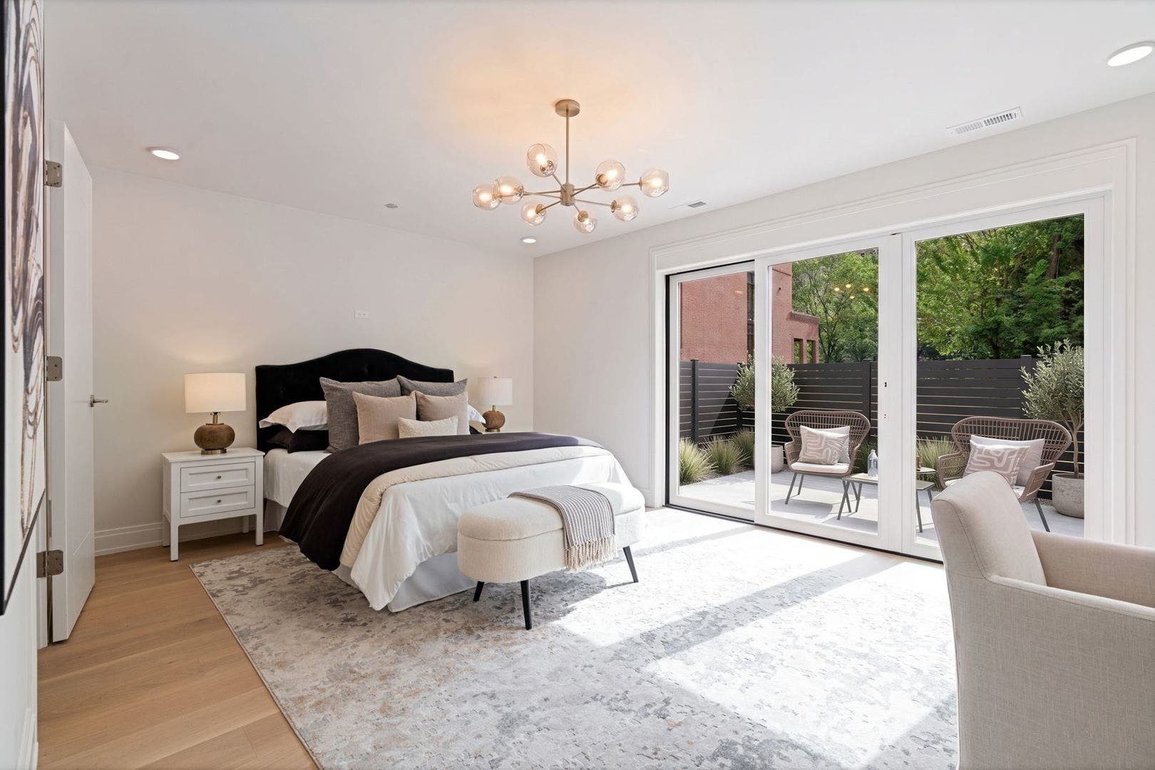 2333 N Cambridge Avenue, #F, Chicago, IL 60614 2333 N Cambridge Avenue, #F, Chicago, IL 60614