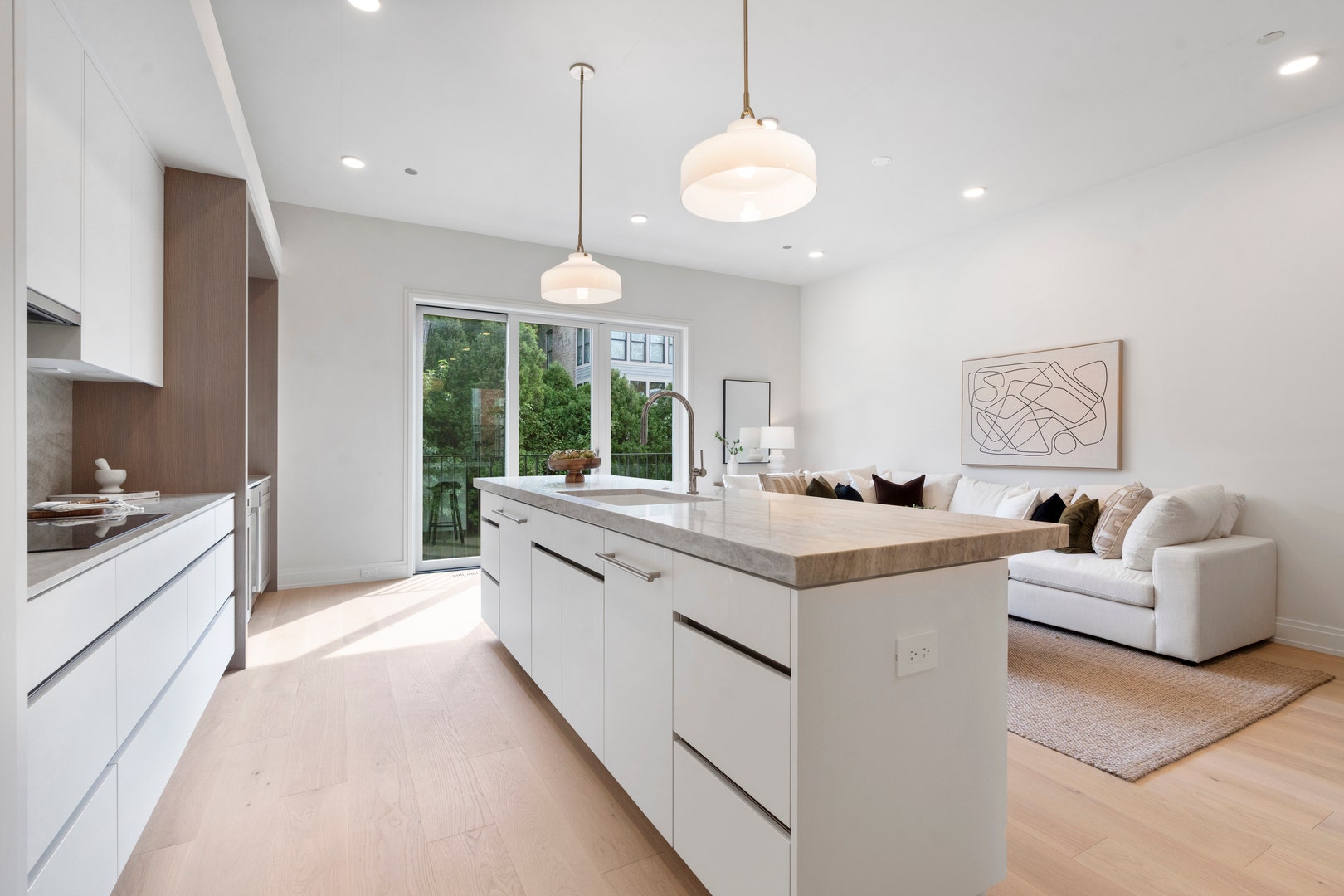 2333 N Cambridge Avenue, #F, Chicago, IL 60614 2333 N Cambridge Avenue, #F, Chicago, IL 60614