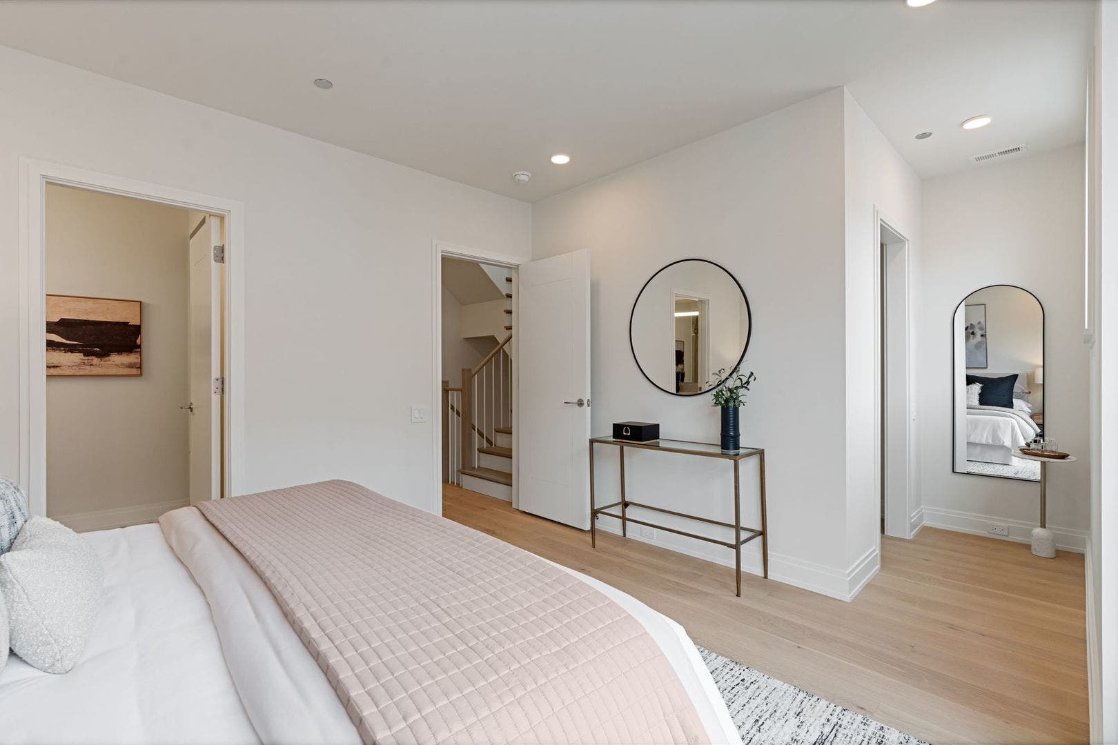 2333 N Cambridge Avenue, #F, Chicago, IL 60614 2333 N Cambridge Avenue, #F, Chicago, IL 60614
