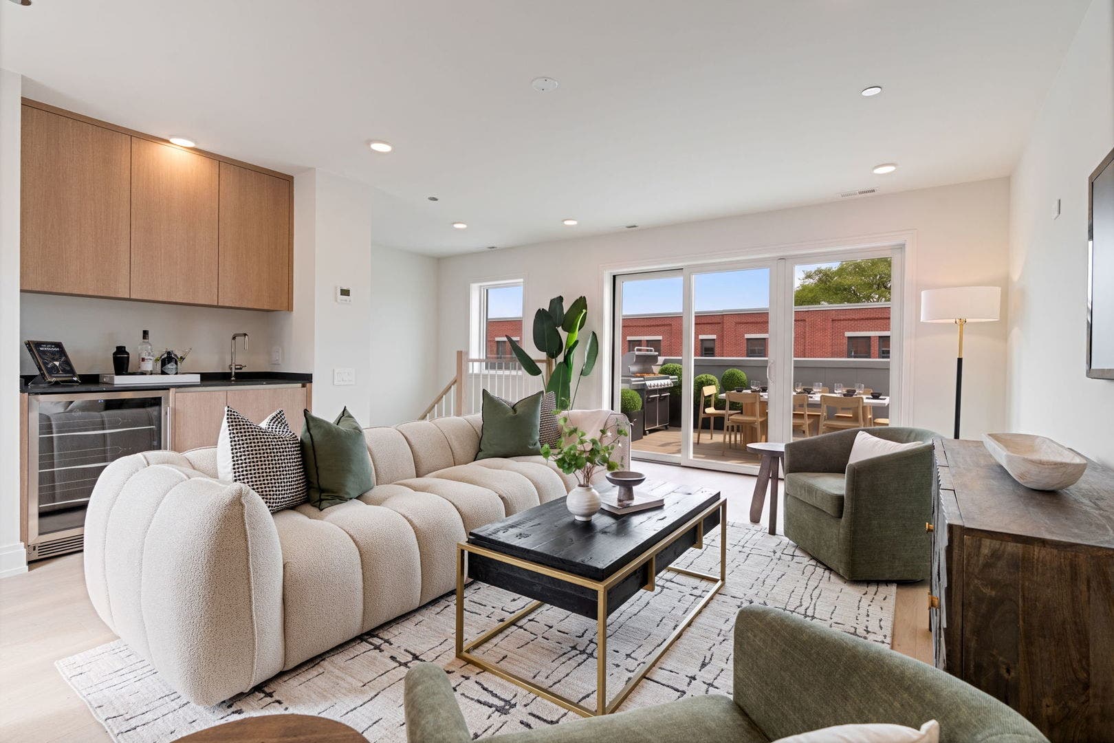 2333 N Cambridge Avenue, #F, Chicago, IL 60614 2333 N Cambridge Avenue, #F, Chicago, IL 60614