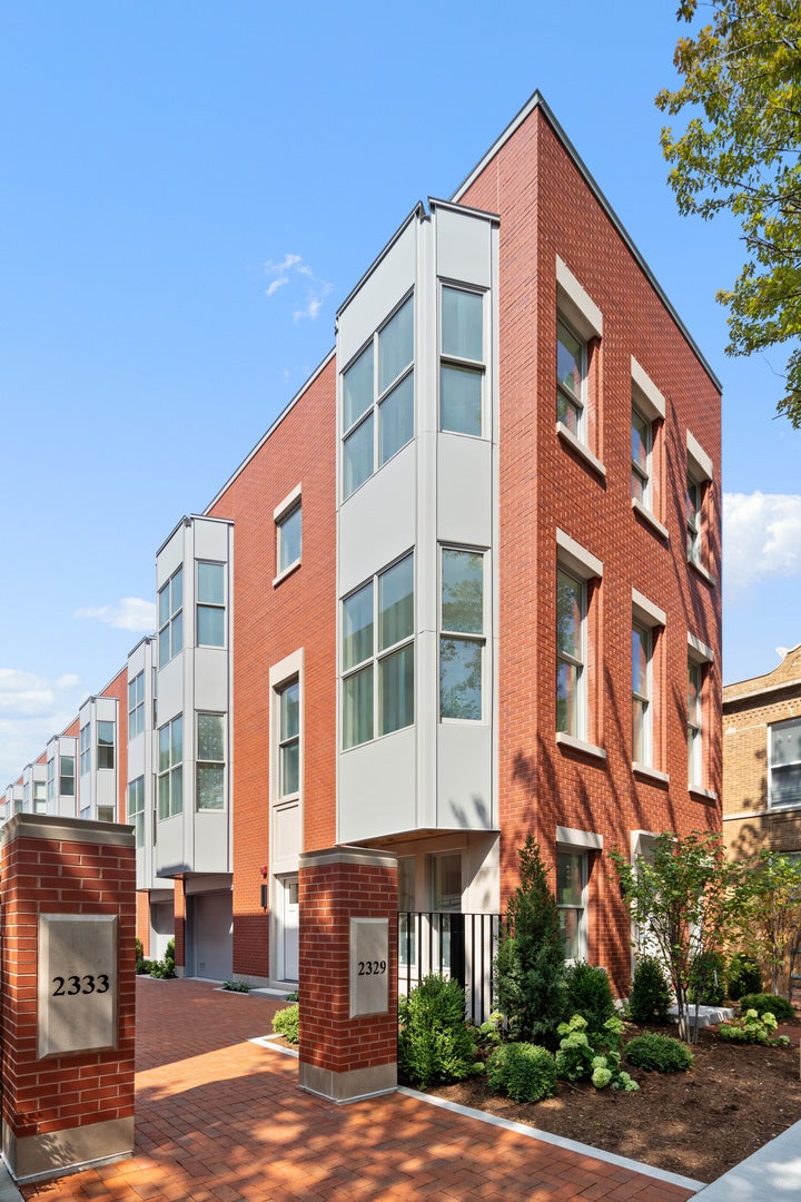 2333 N Cambridge Avenue, #F, Chicago, IL 60614 2333 N Cambridge Avenue, #F, Chicago, IL 60614