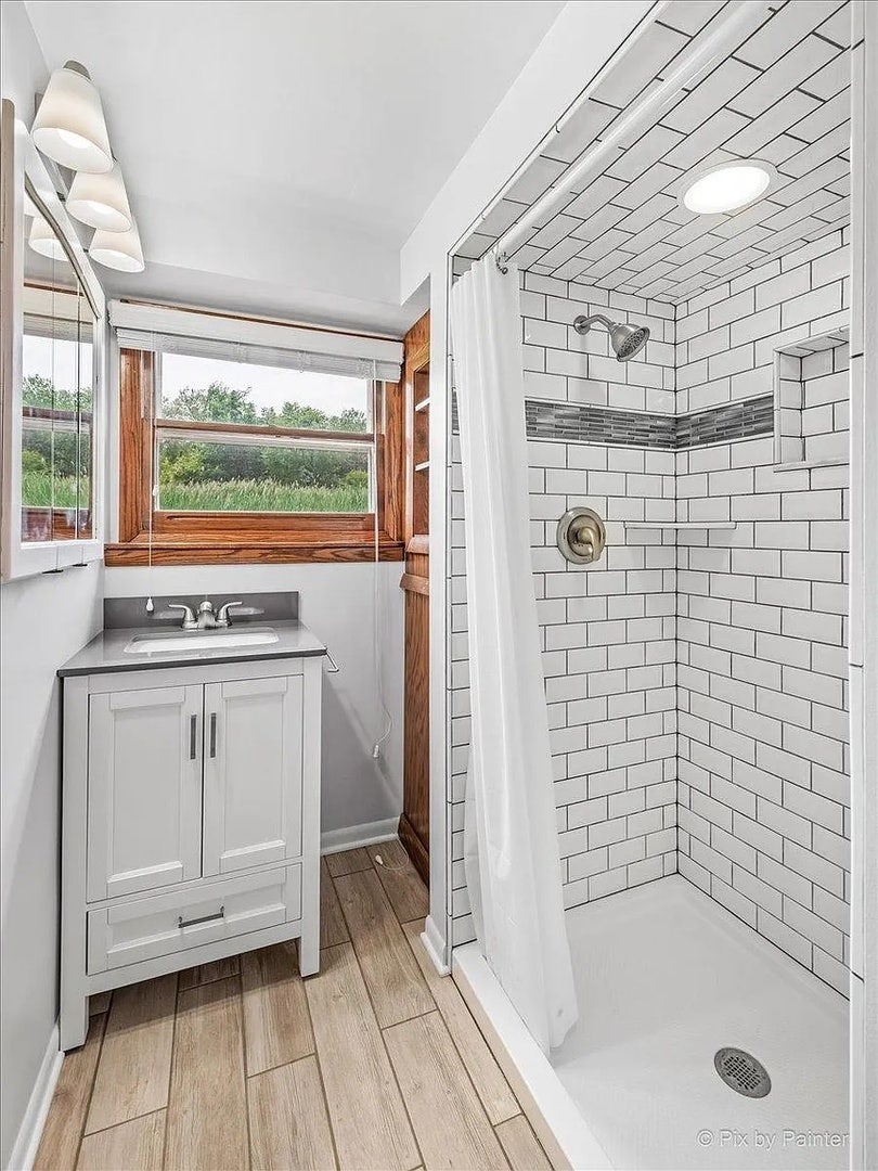 Lower Level Bath