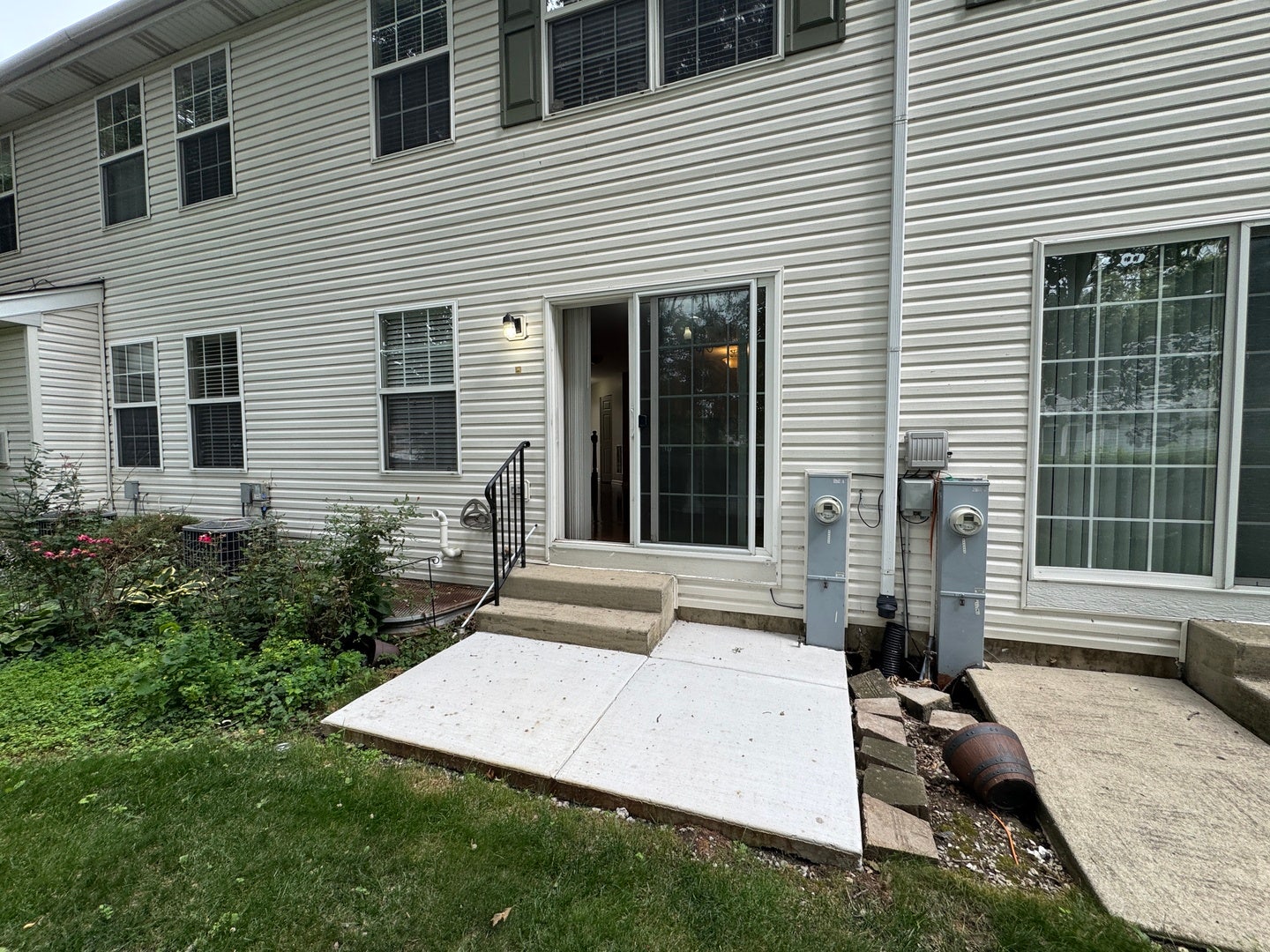 2399 STOUGHTON Circle, #2399, Aurora, IL 60502 2399 STOUGHTON Circle, #2399, Aurora, IL 60502