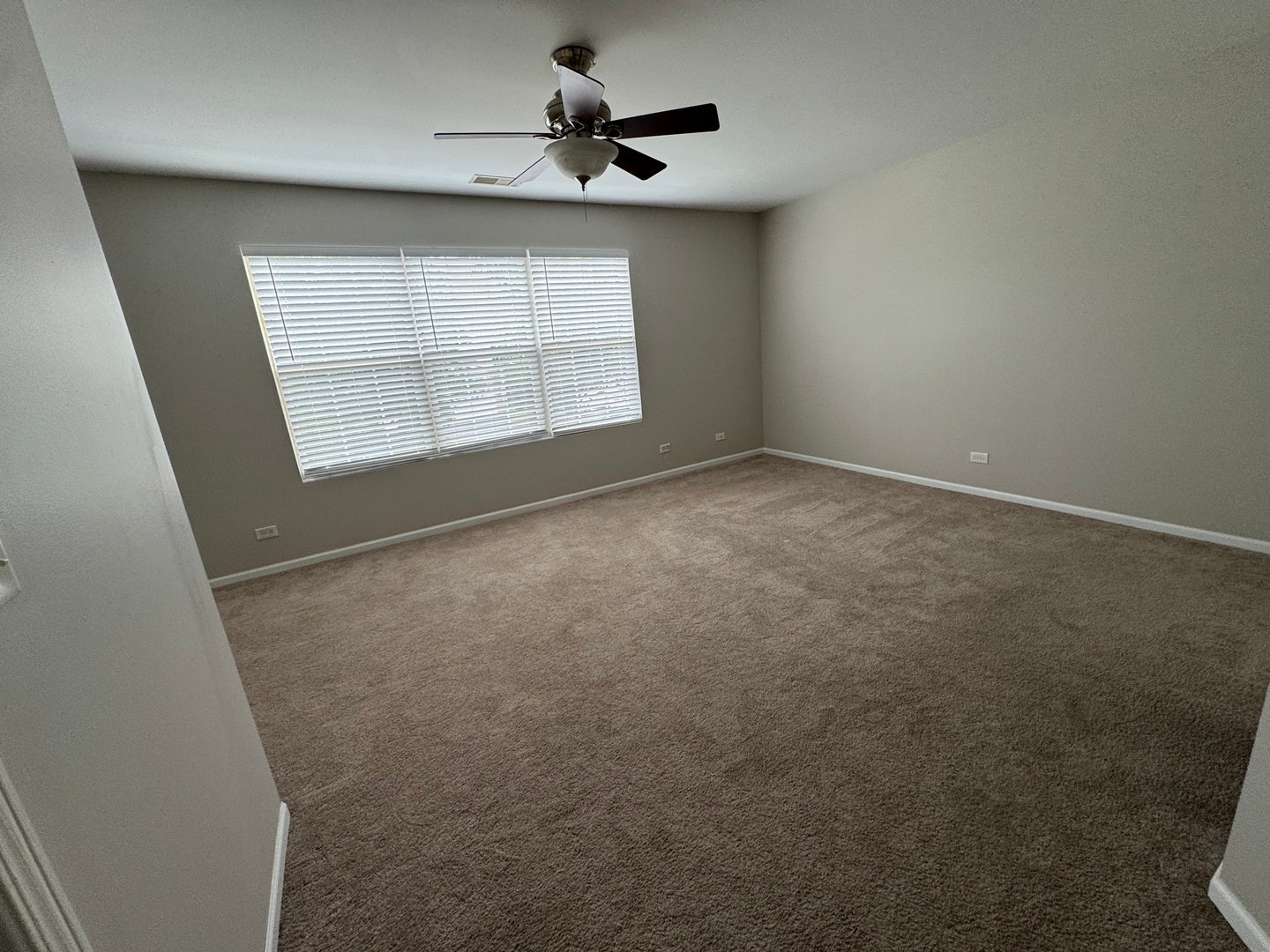 2399 STOUGHTON Circle, #2399, Aurora, IL 60502 2399 STOUGHTON Circle, #2399, Aurora, IL 60502