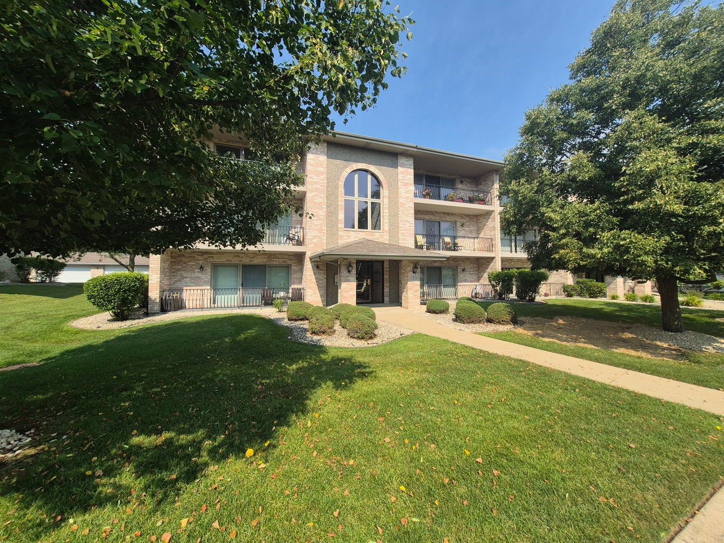 17806 Bernard Drive, #2B, Orland Park, IL 60467 17806 Bernard Drive, #2B, Orland Park, IL 60467