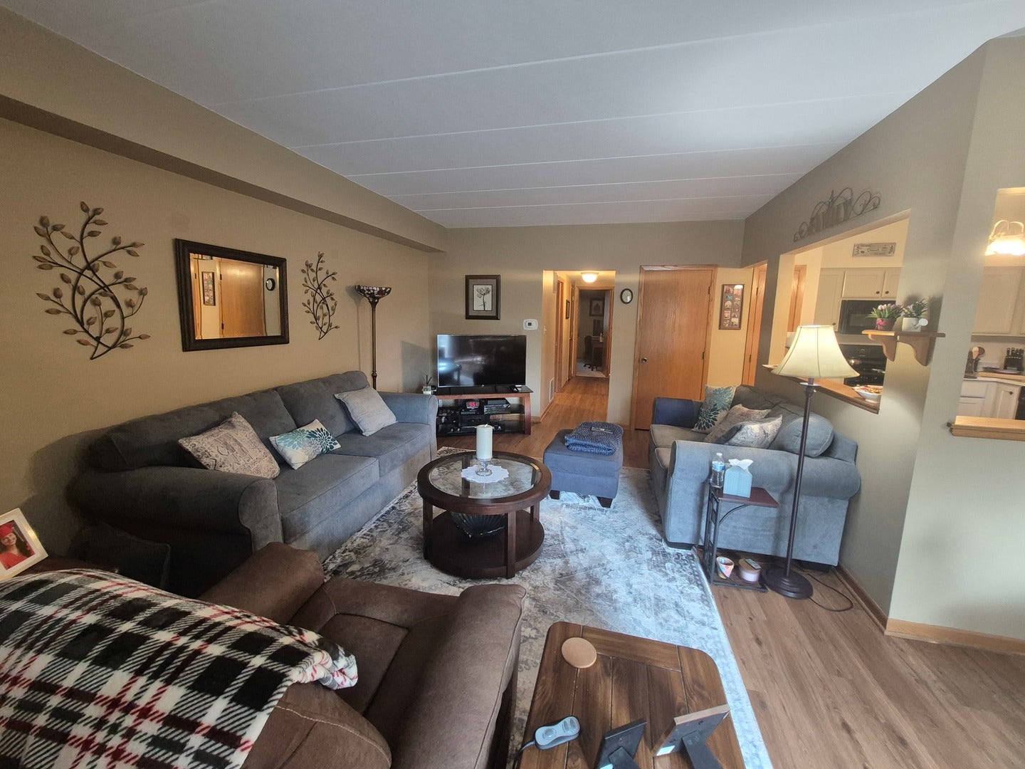 17806 Bernard Drive, #2B, Orland Park, IL 60467 17806 Bernard Drive, #2B, Orland Park, IL 60467