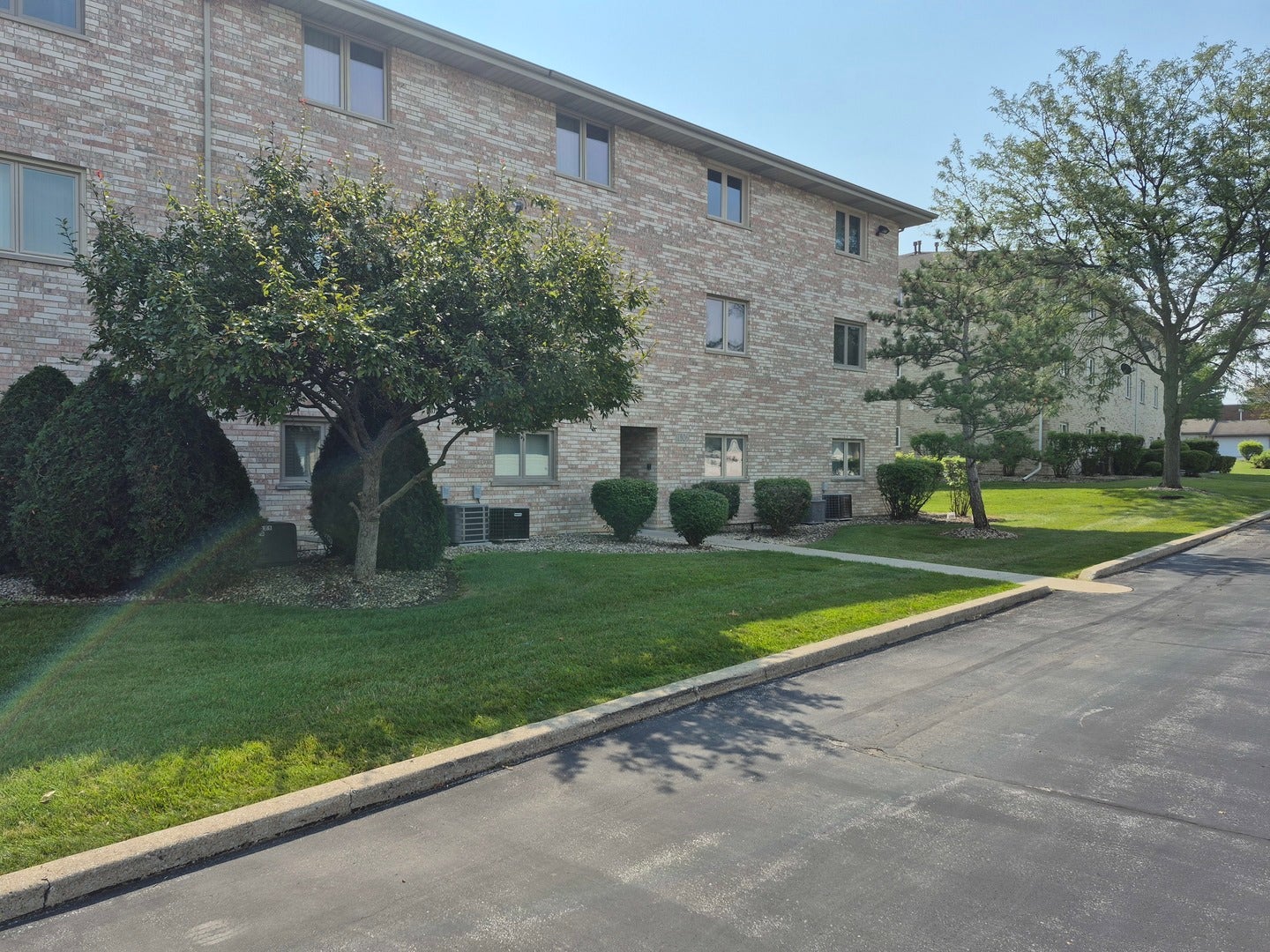 17806 Bernard Drive, #2B, Orland Park, IL 60467 17806 Bernard Drive, #2B, Orland Park, IL 60467