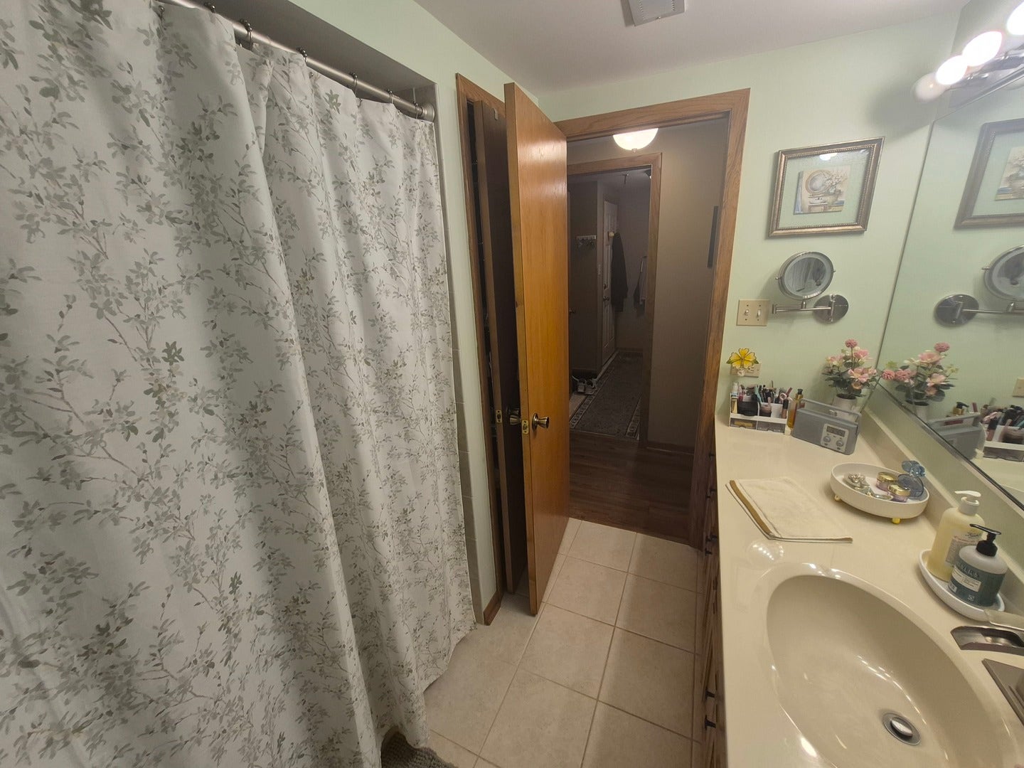 17806 Bernard Drive, #2B, Orland Park, IL 60467 17806 Bernard Drive, #2B, Orland Park, IL 60467
