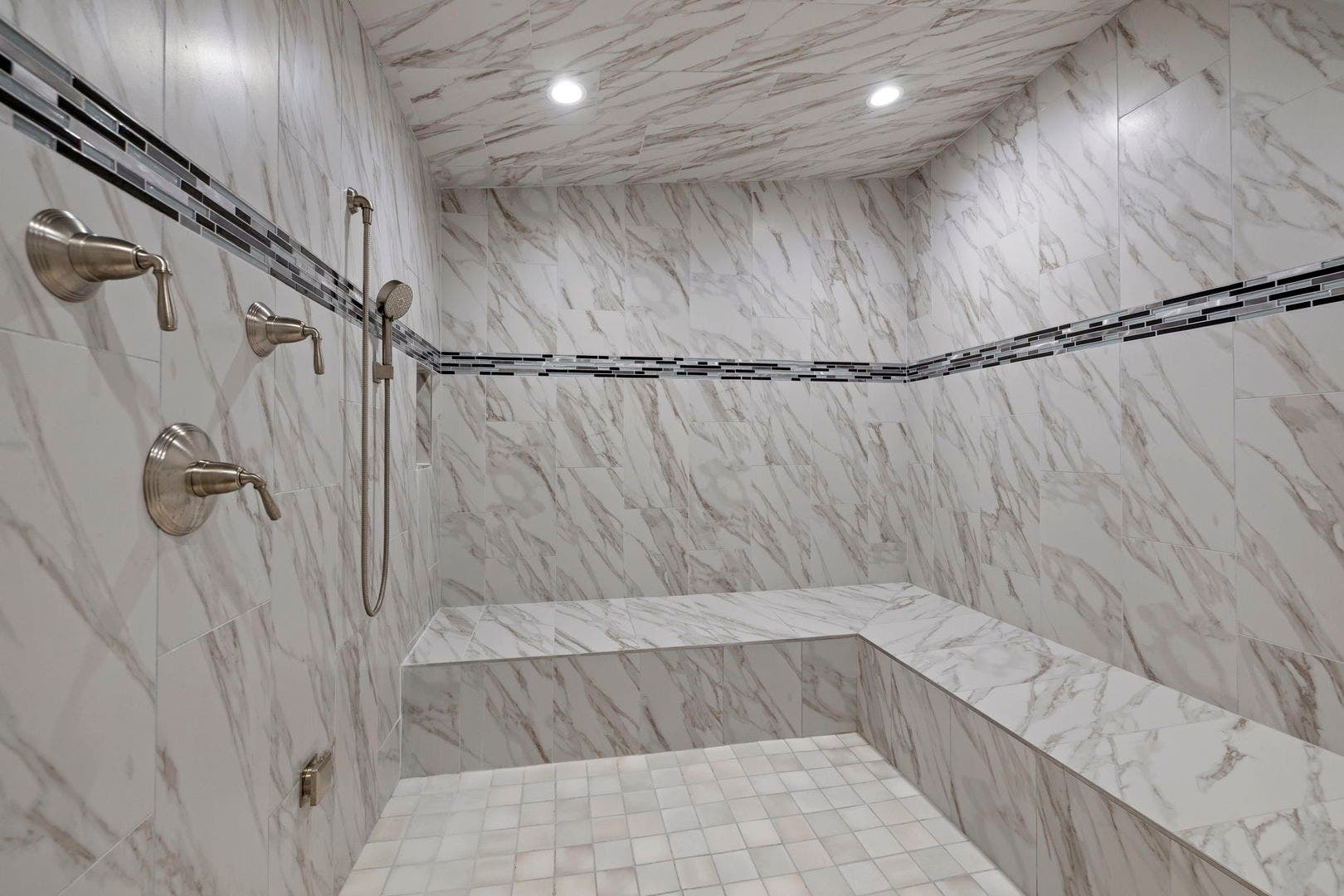 1319 Cranbrook Circle, Aurora, IL 60502 Steamroom 10X8