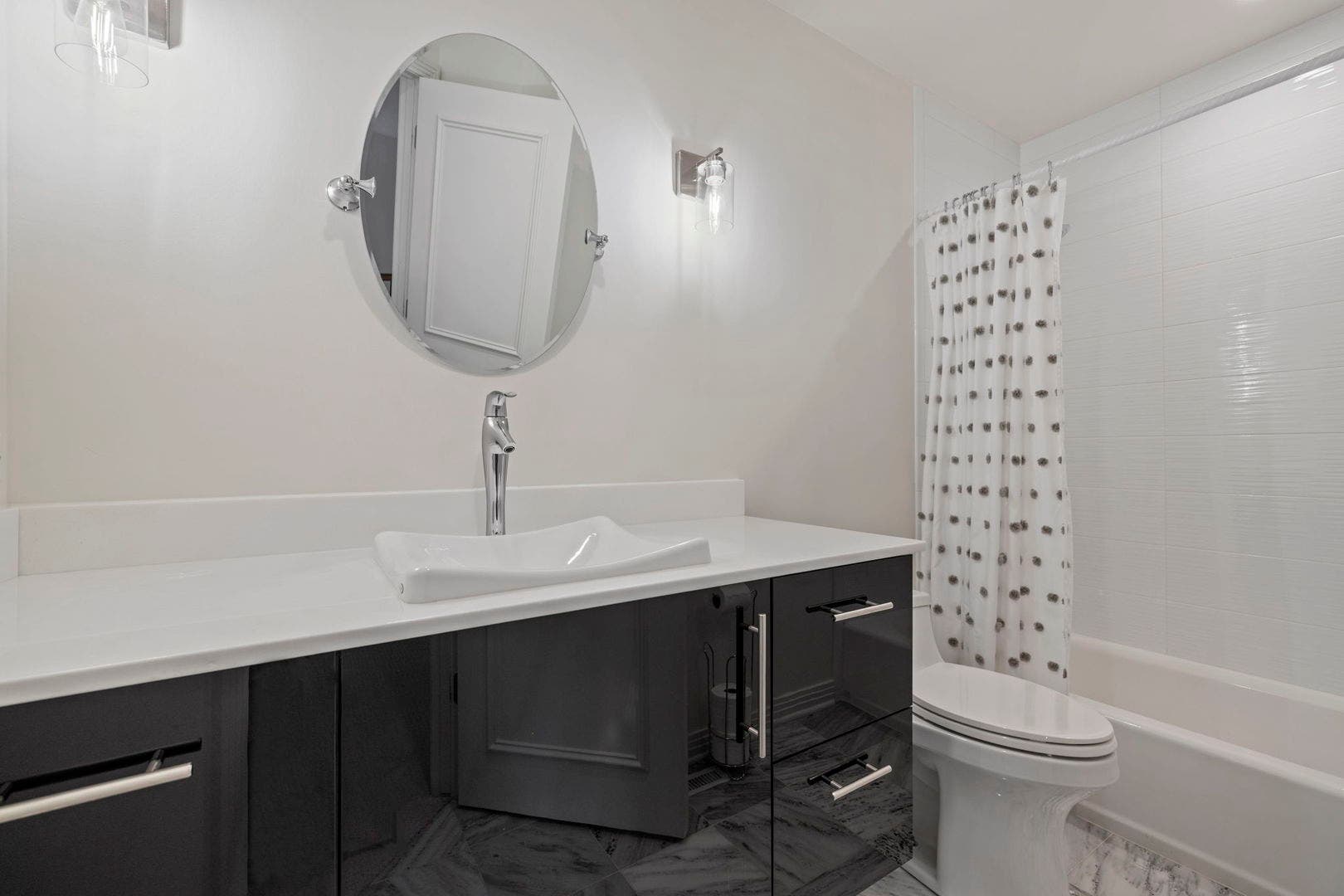 1319 Cranbrook Circle, Aurora, IL 60502 Bathroom #2 Second Level