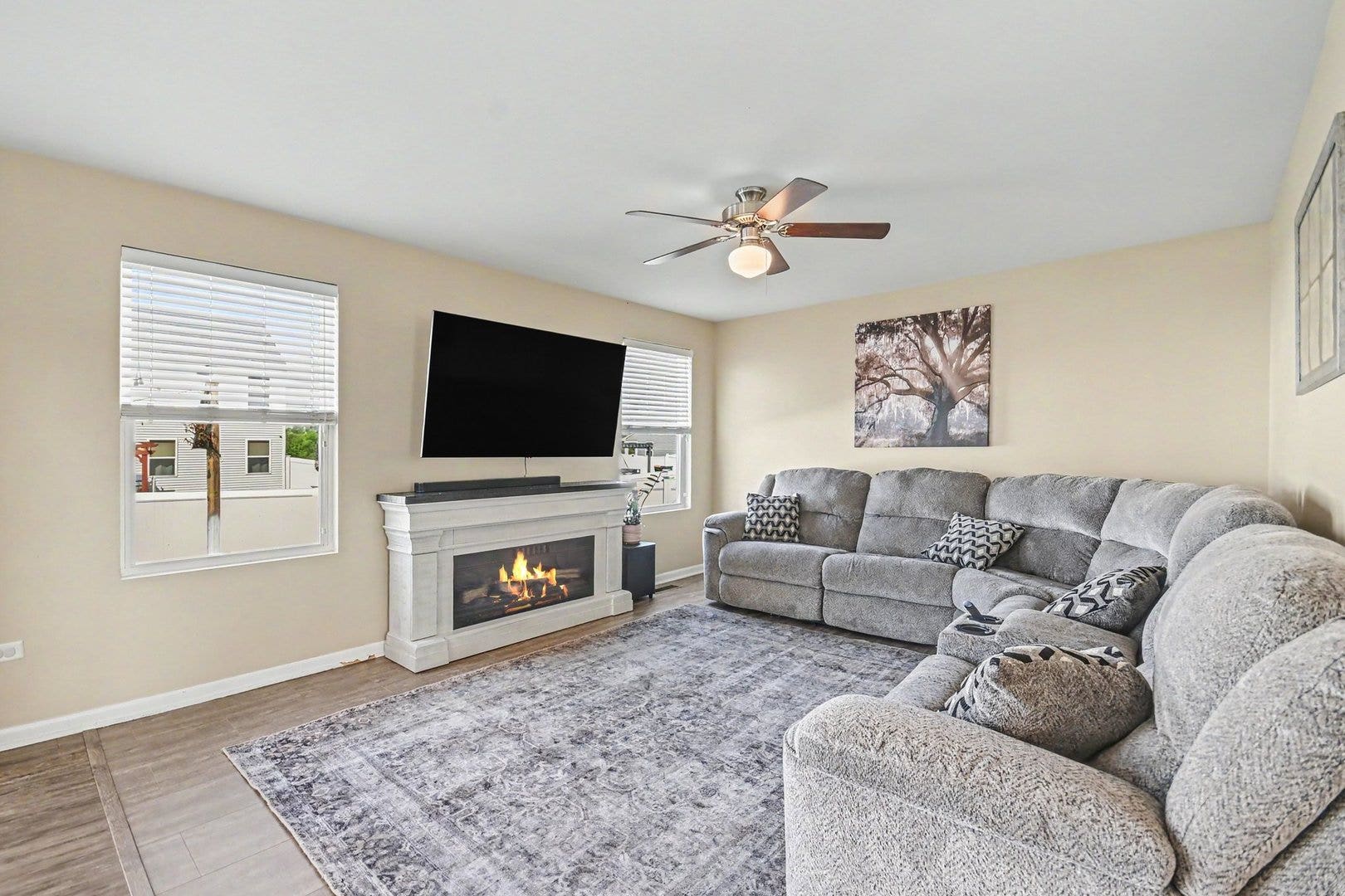 6617 Eich Drive, Joliet, IL 60431