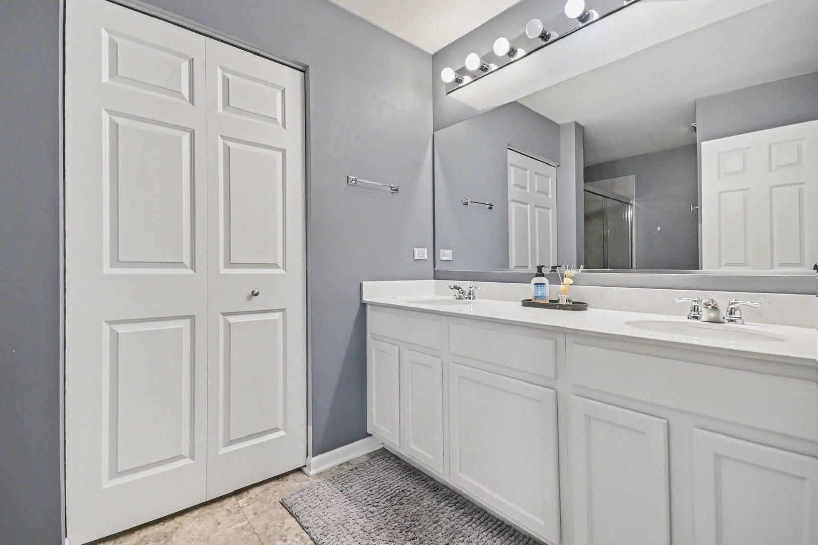 6617 Eich Drive, Joliet, IL 60431