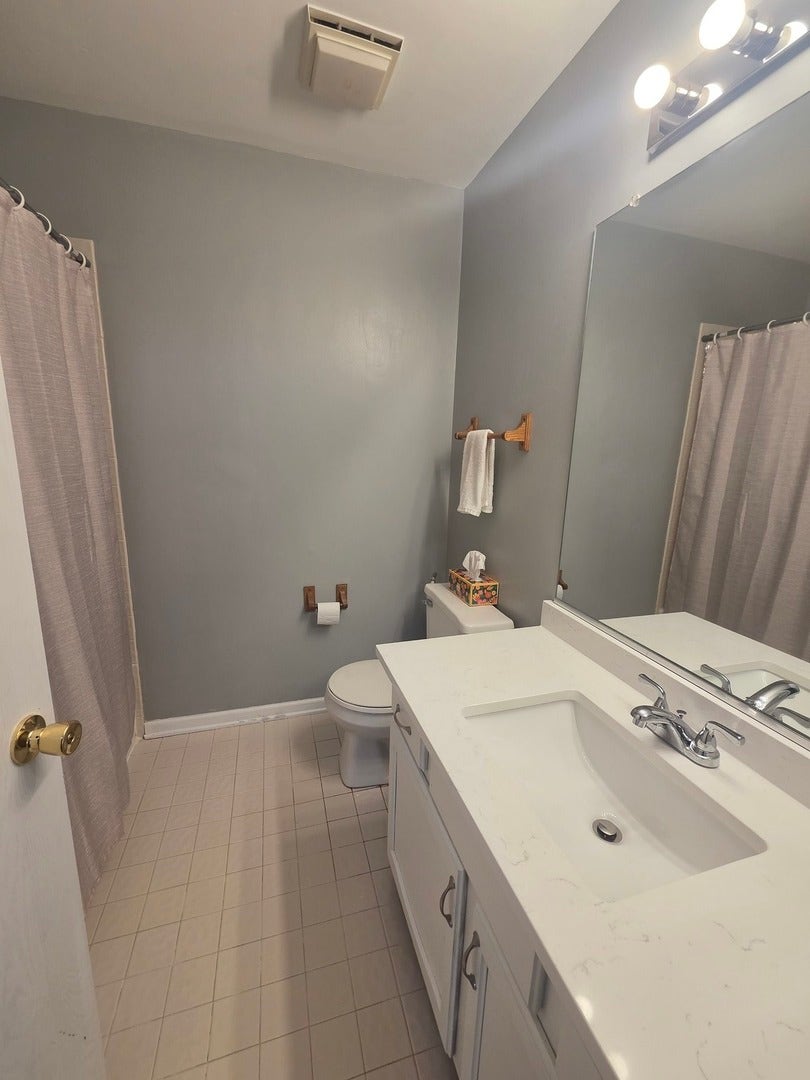 1839 Prentiss Drive, Downers Grove, IL 60516 1839 Prentiss Drive, Downers Grove, IL 60516