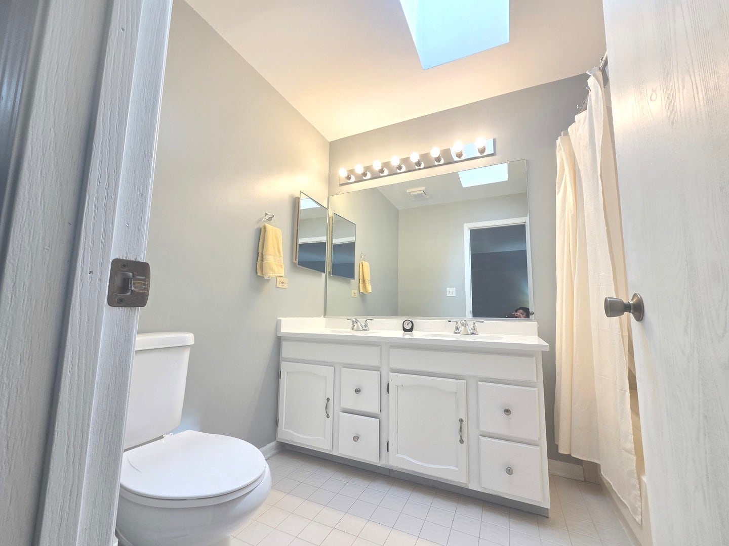 1839 Prentiss Drive, Downers Grove, IL 60516 1839 Prentiss Drive, Downers Grove, IL 60516