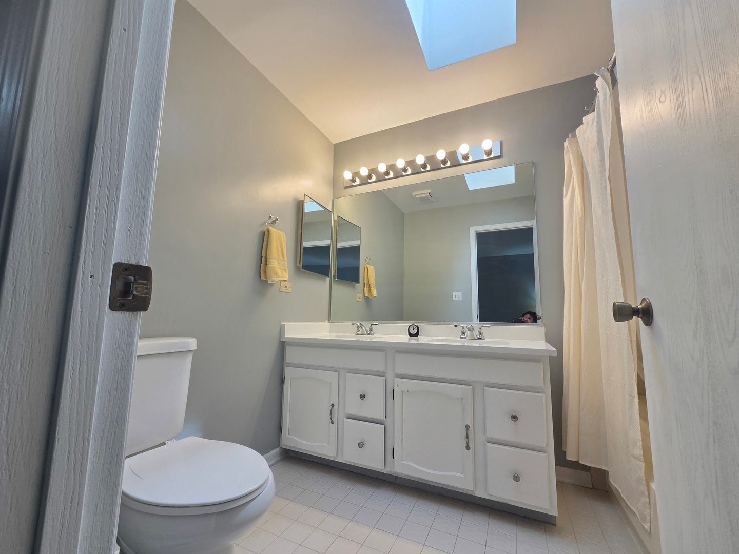 1839 Prentiss Drive, Downers Grove, IL 60516 1839 Prentiss Drive, Downers Grove, IL 60516