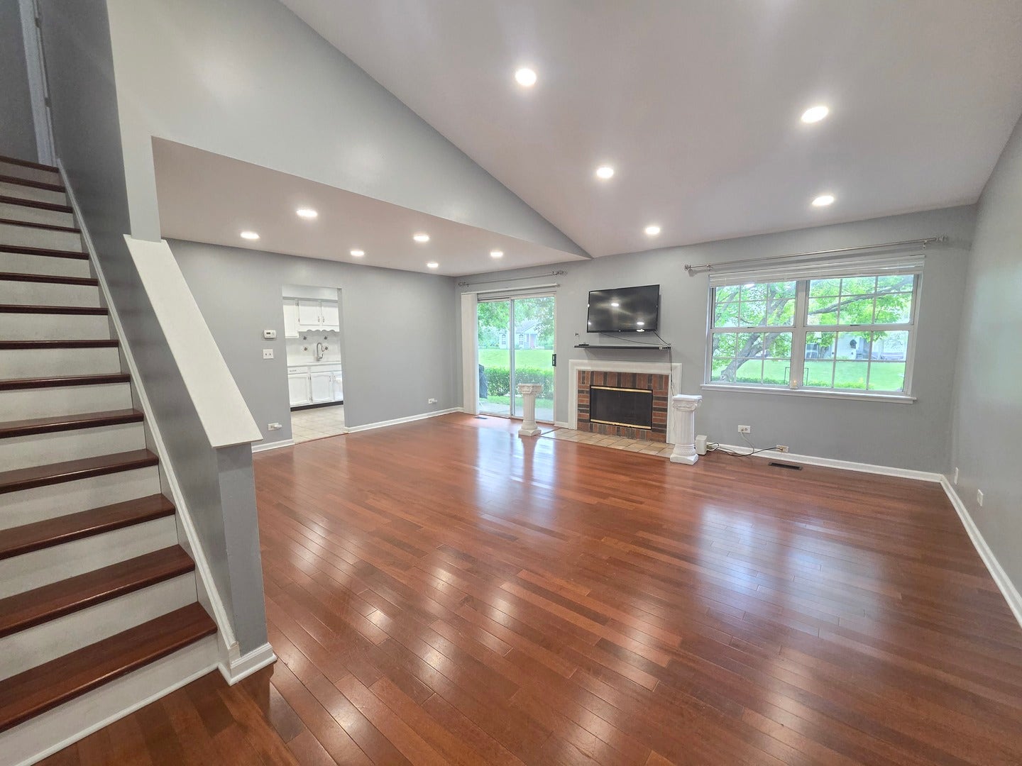 1839 Prentiss Drive, Downers Grove, IL 60516 1839 Prentiss Drive, Downers Grove, IL 60516