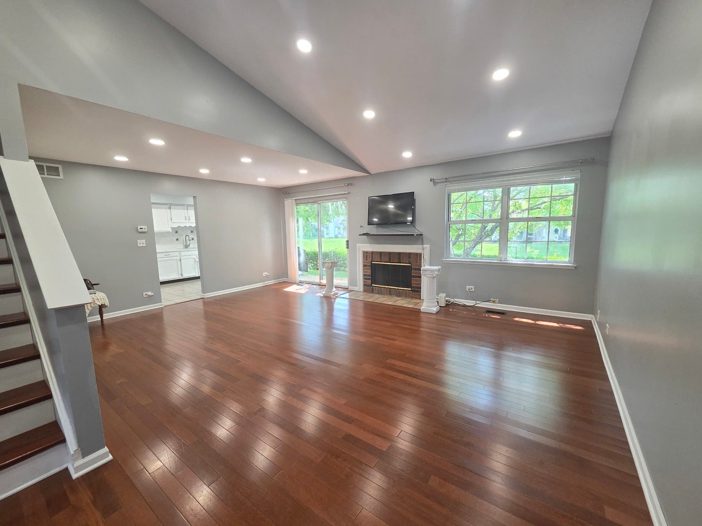 1839 Prentiss Drive, Downers Grove, IL 60516 1839 Prentiss Drive, Downers Grove, IL 60516