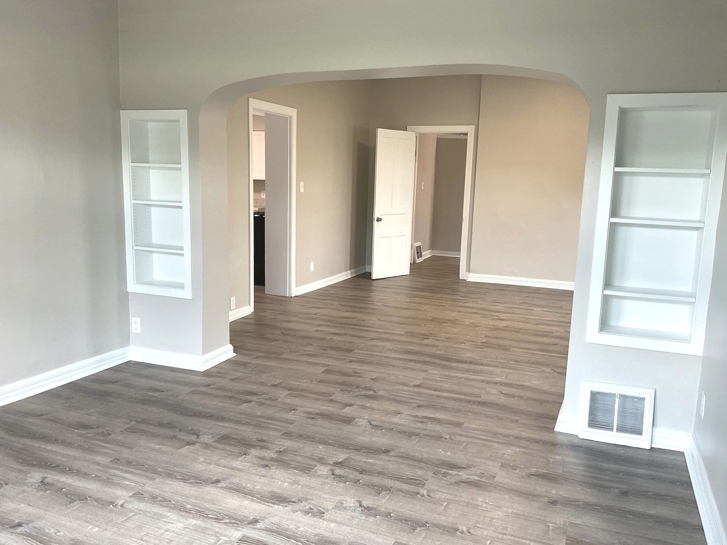 451 W New York Street, #1, Aurora, IL 60506