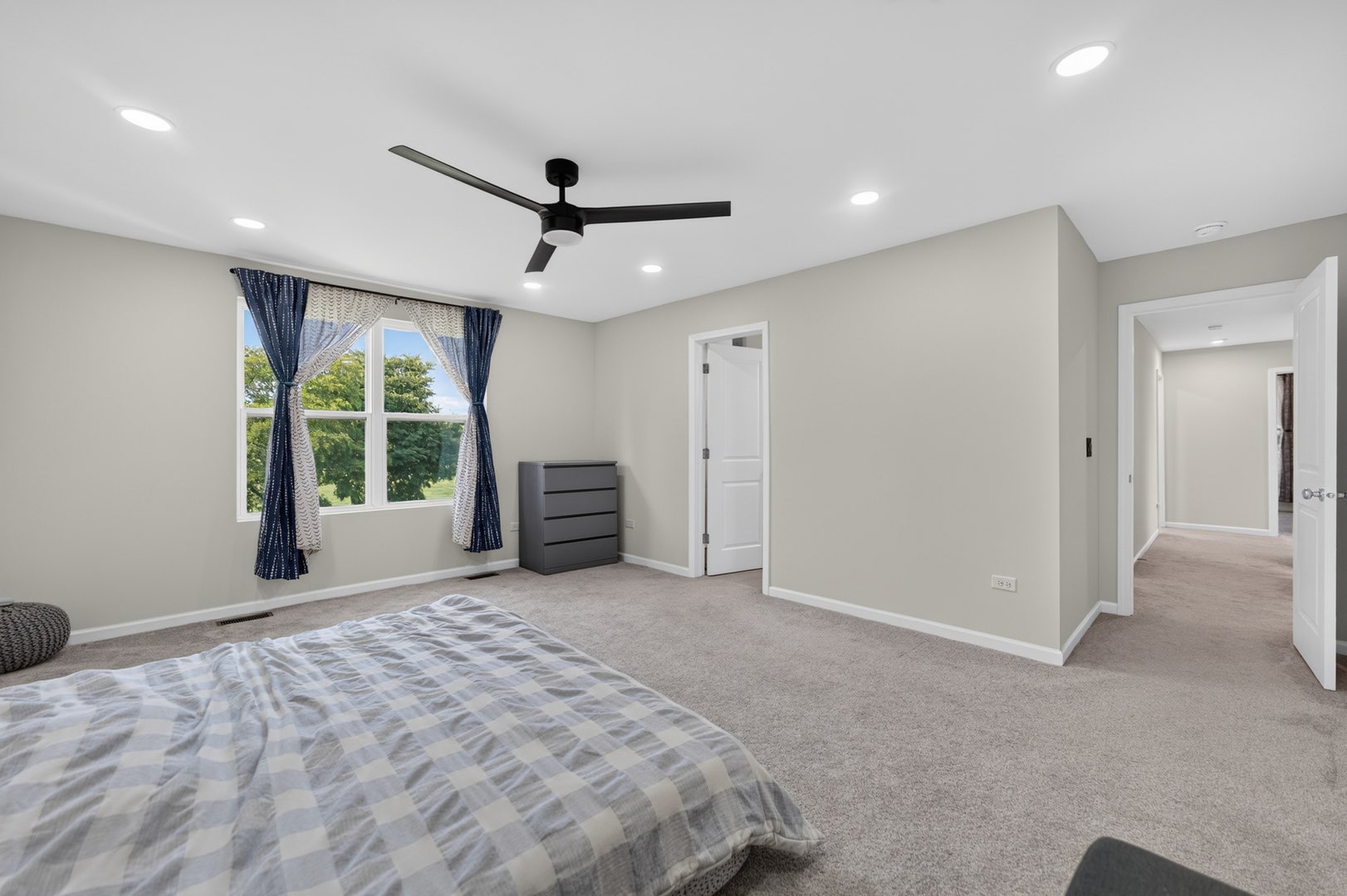 3667 Peregrine Way, Elgin, IL 60124 3667 Peregrine Way, Elgin, IL 60124
