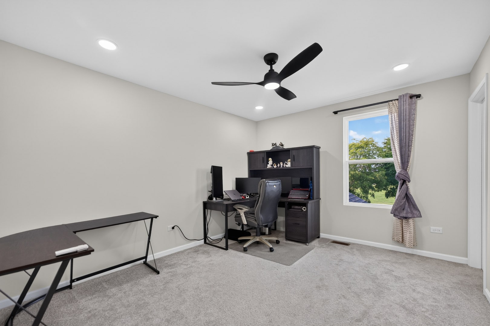 3667 Peregrine Way, Elgin, IL 60124 3667 Peregrine Way, Elgin, IL 60124