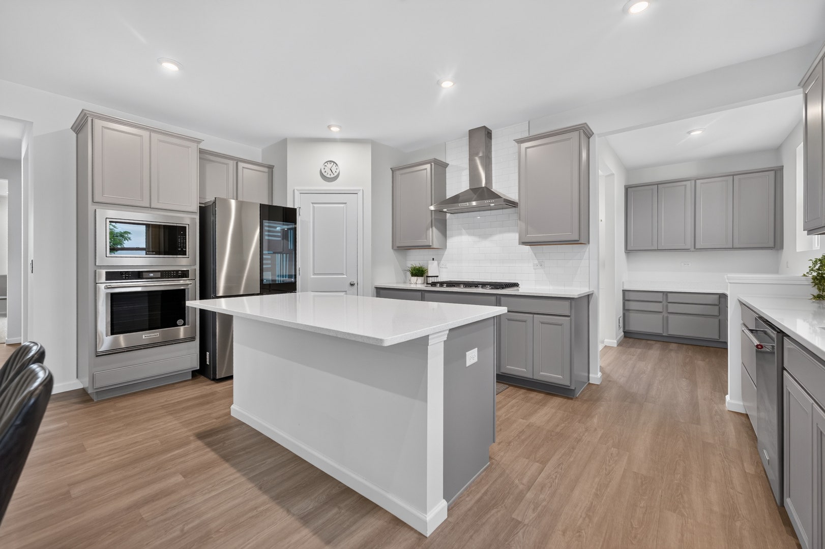 3667 Peregrine Way, Elgin, IL 60124 3667 Peregrine Way, Elgin, IL 60124