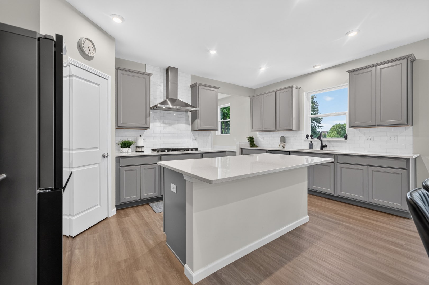 3667 Peregrine Way, Elgin, IL 60124 3667 Peregrine Way, Elgin, IL 60124