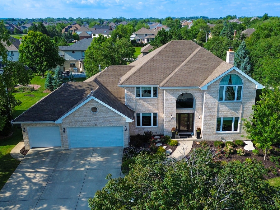 Property photo for 10512 Louetta Lane, Orland Park, IL