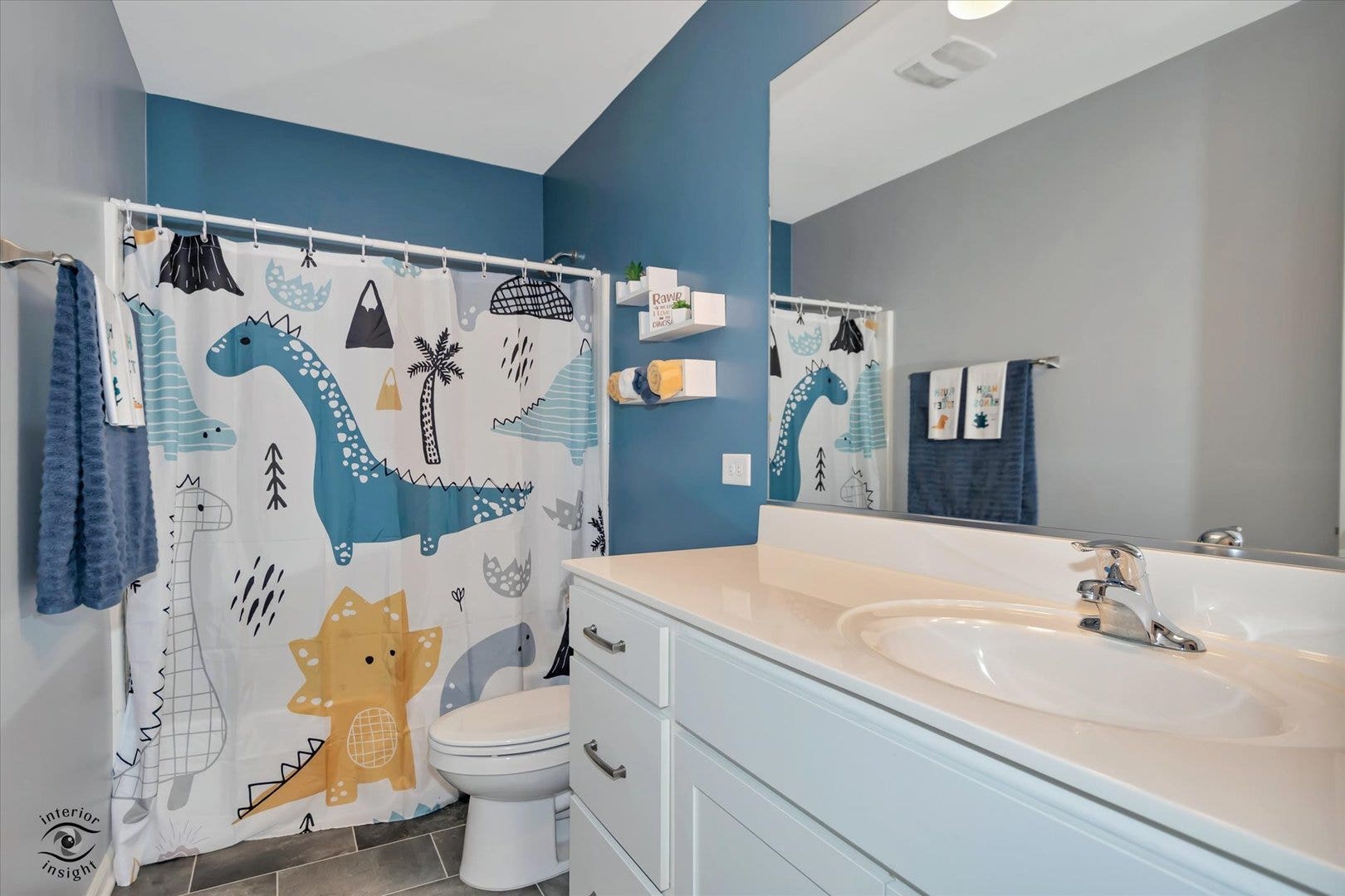550 Spring Leaf Drive, Joliet, IL 60431 Full private bathroom on second primary suite.