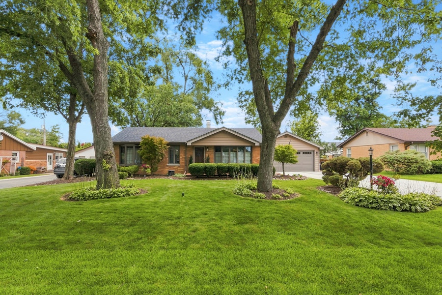Property photo for 12121 S Nagle Avenue, Palos Heights, IL