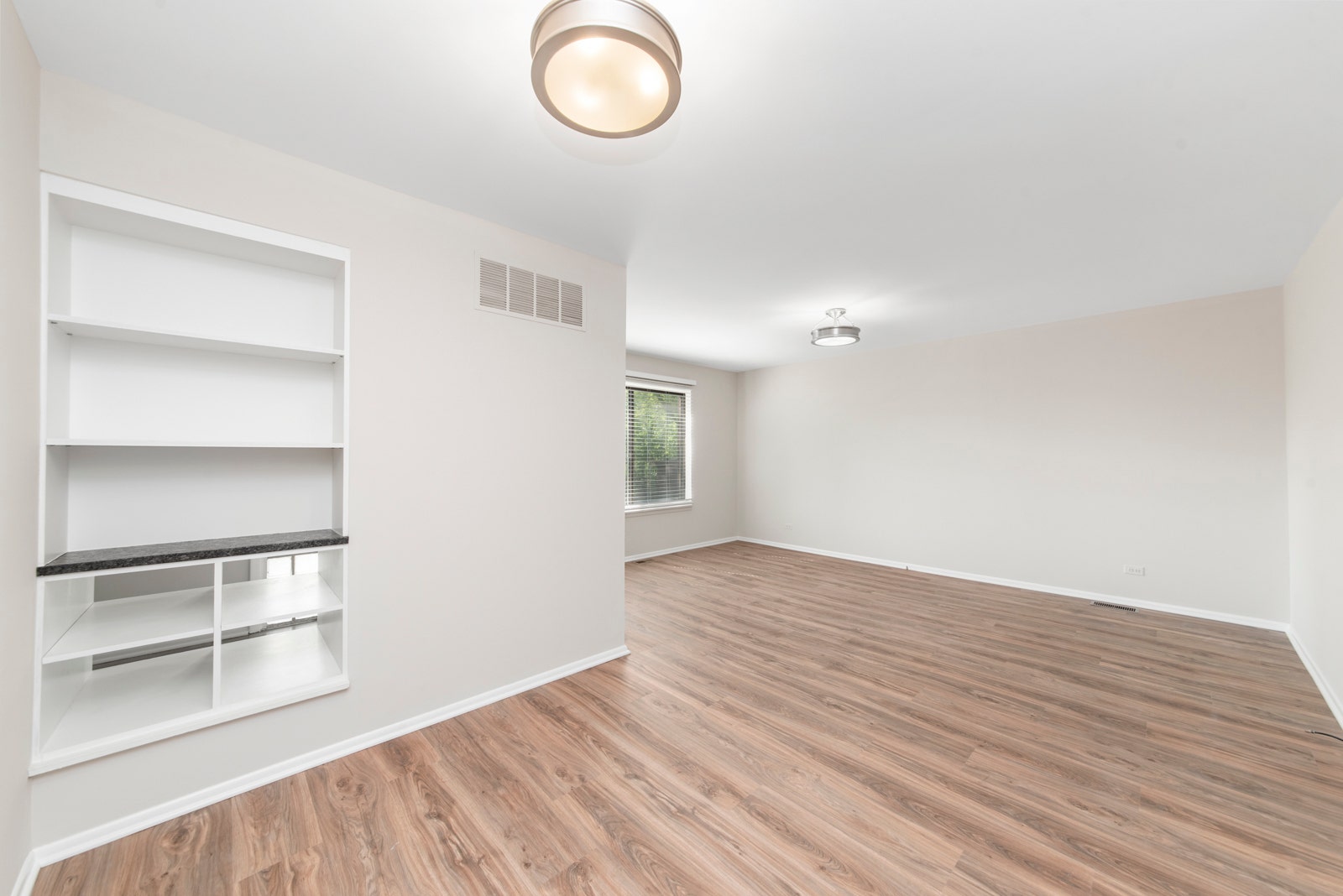 7346 Country Creek Way, #8, Downers Grove, IL 60516 7346 Country Creek Way, #8, Downers Grove, IL 60516