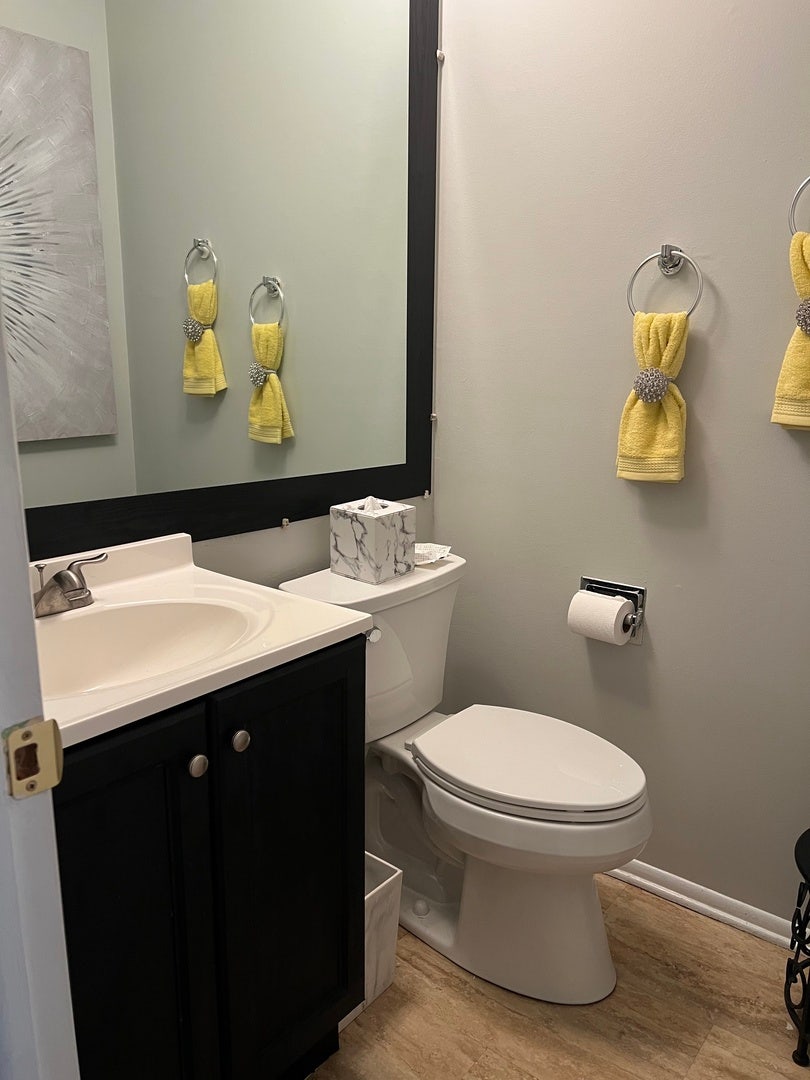 7346 Country Creek Way, #8, Downers Grove, IL 60516 7346 Country Creek Way, #8, Downers Grove, IL 60516