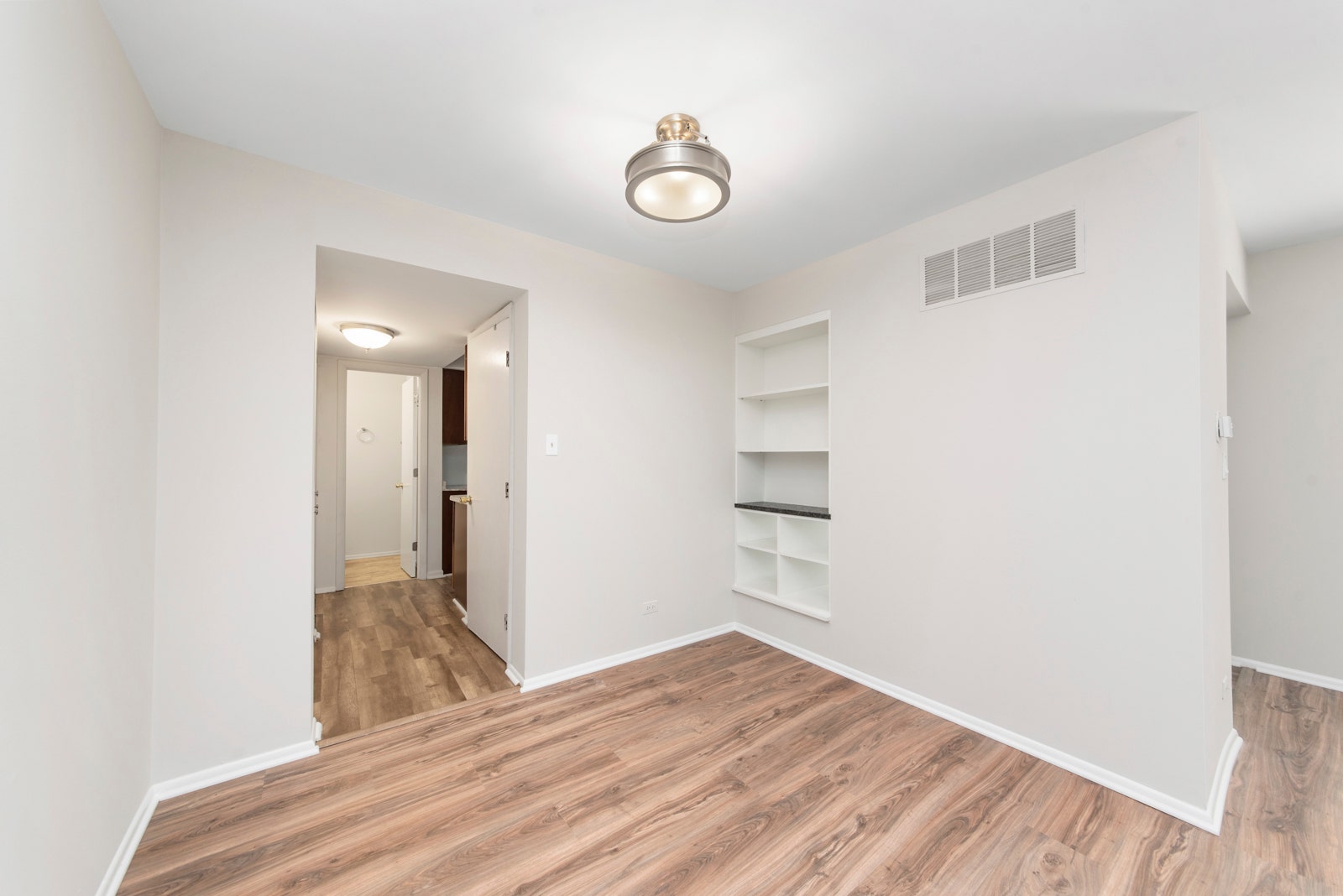 7346 Country Creek Way, #8, Downers Grove, IL 60516 7346 Country Creek Way, #8, Downers Grove, IL 60516