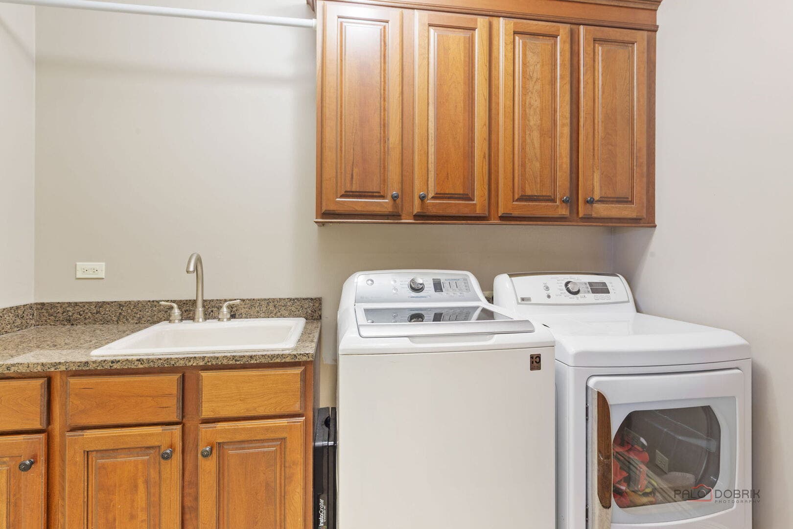 37W209 Deer Pond Court, St. Charles, IL 60175 37W209 Deer Pond Court, St. Charles, IL 60175