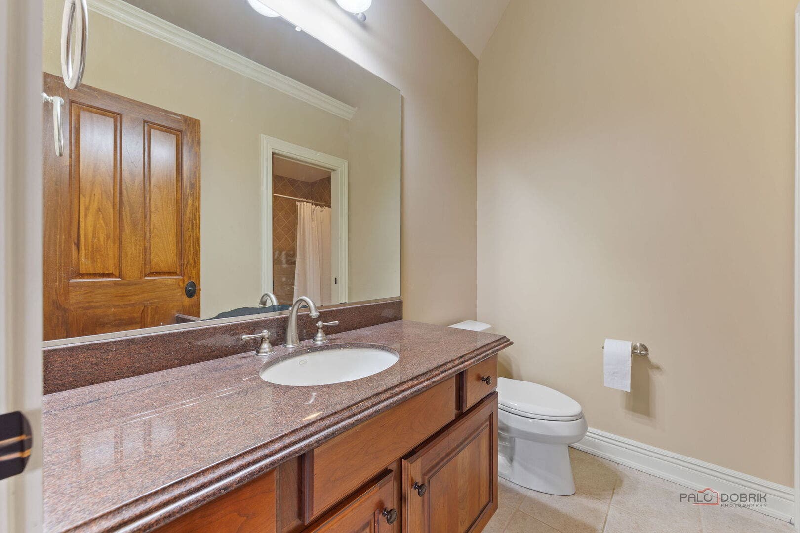 37W209 Deer Pond Court, St. Charles, IL 60175 Jack and Jill Bathroom with private bath and share
