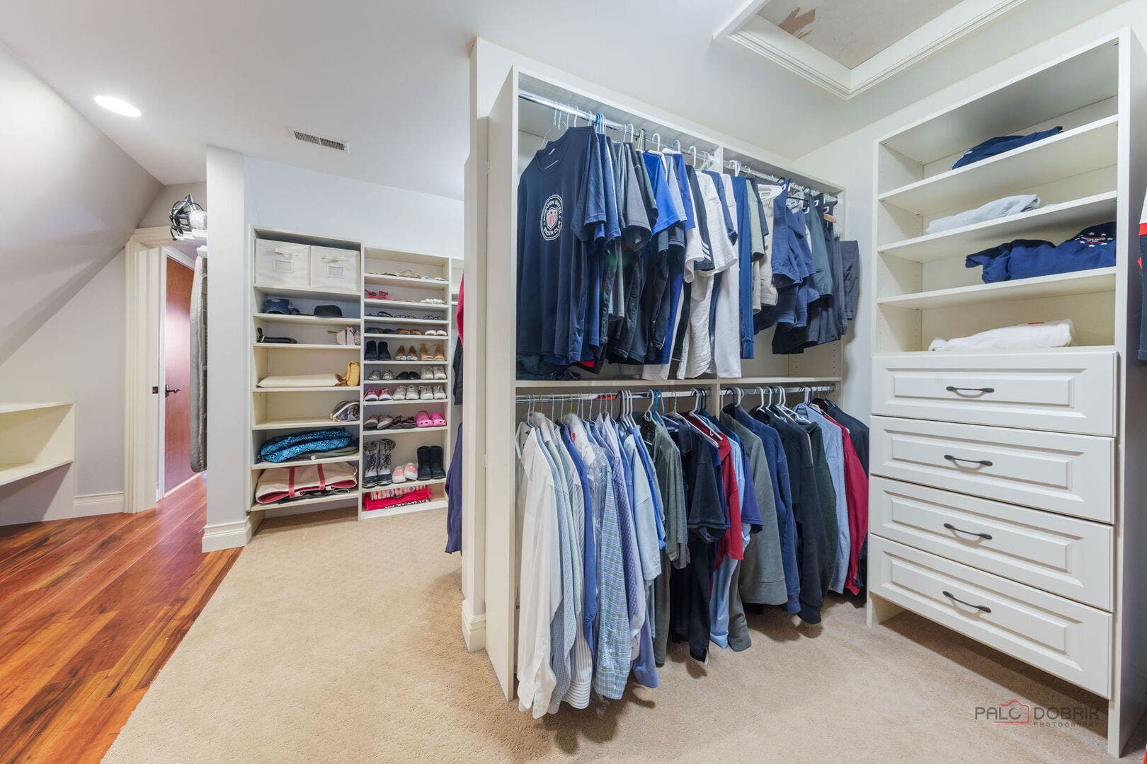 37W209 Deer Pond Court, St. Charles, IL 60175 Master Closet
