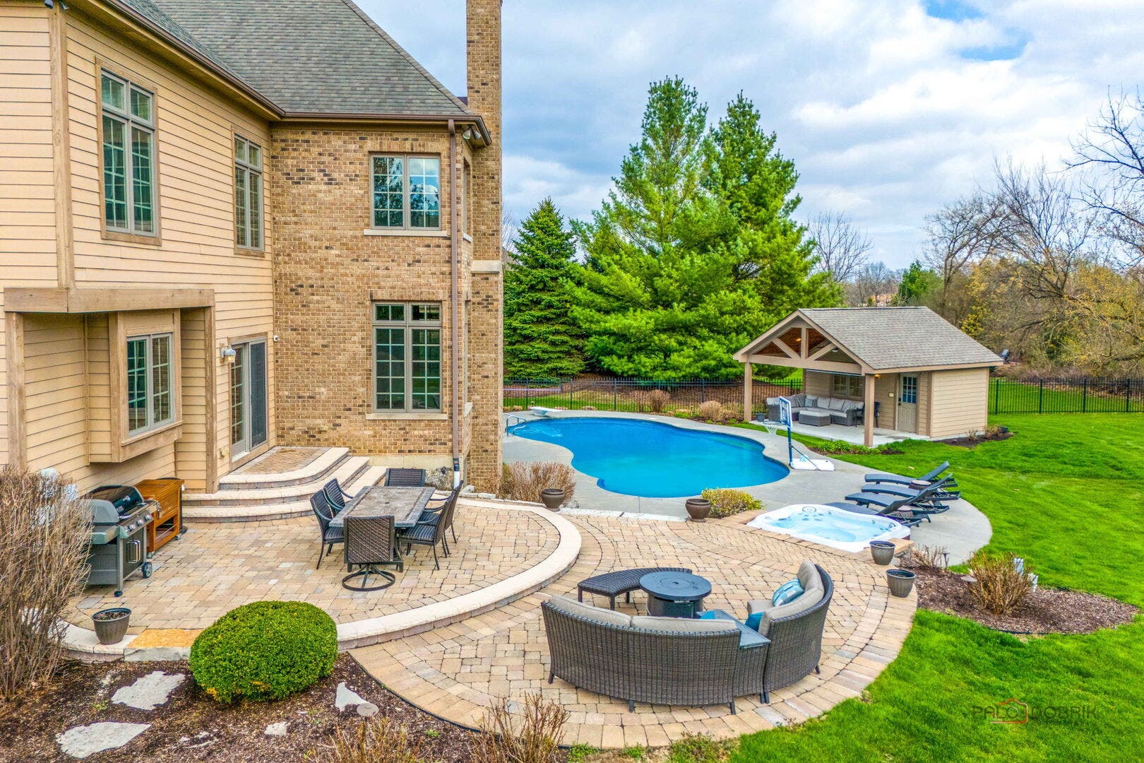 37W209 Deer Pond Court, St. Charles, IL 60175 37W209 Deer Pond Court, St. Charles, IL 60175