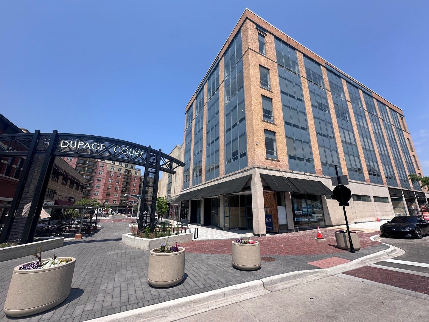40 DuPage Court, #502, Elgin, IL 60120 40 DuPage Court, #502, Elgin, IL 60120