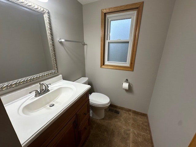 590 Alice Place, Elgin, IL 60123 590 Alice Place, Elgin, IL 60123
