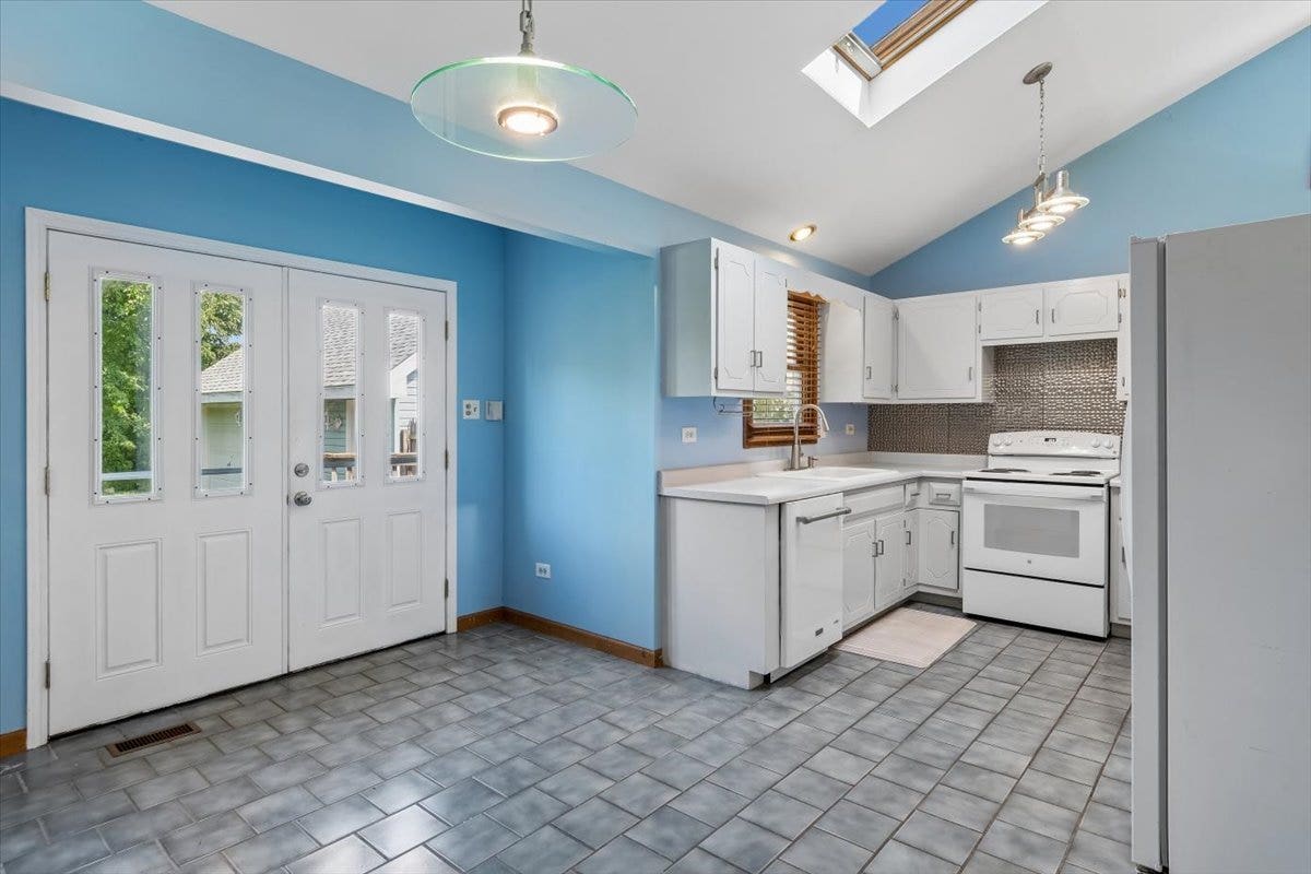 1846 Corregidor Street, Joliet, IL 60435 1846 Corregidor Street, Joliet, IL 60435