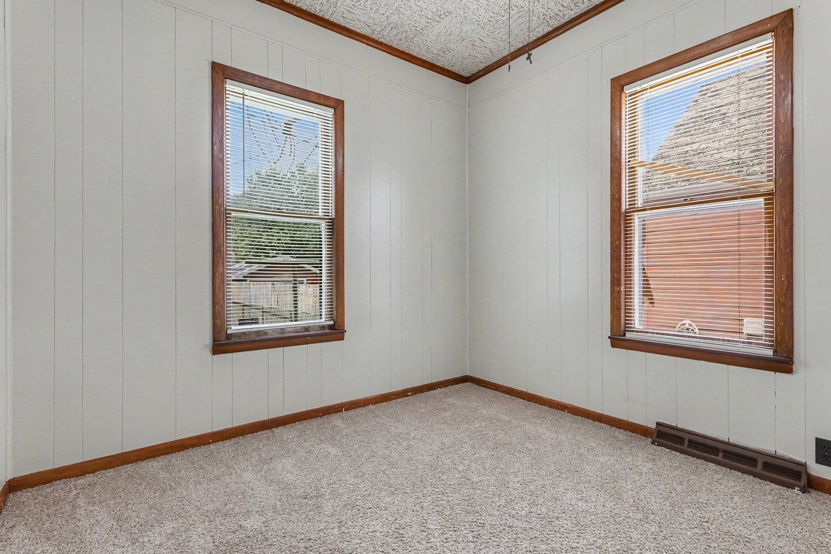 1215 Wilcox Street, Joliet, IL 60435