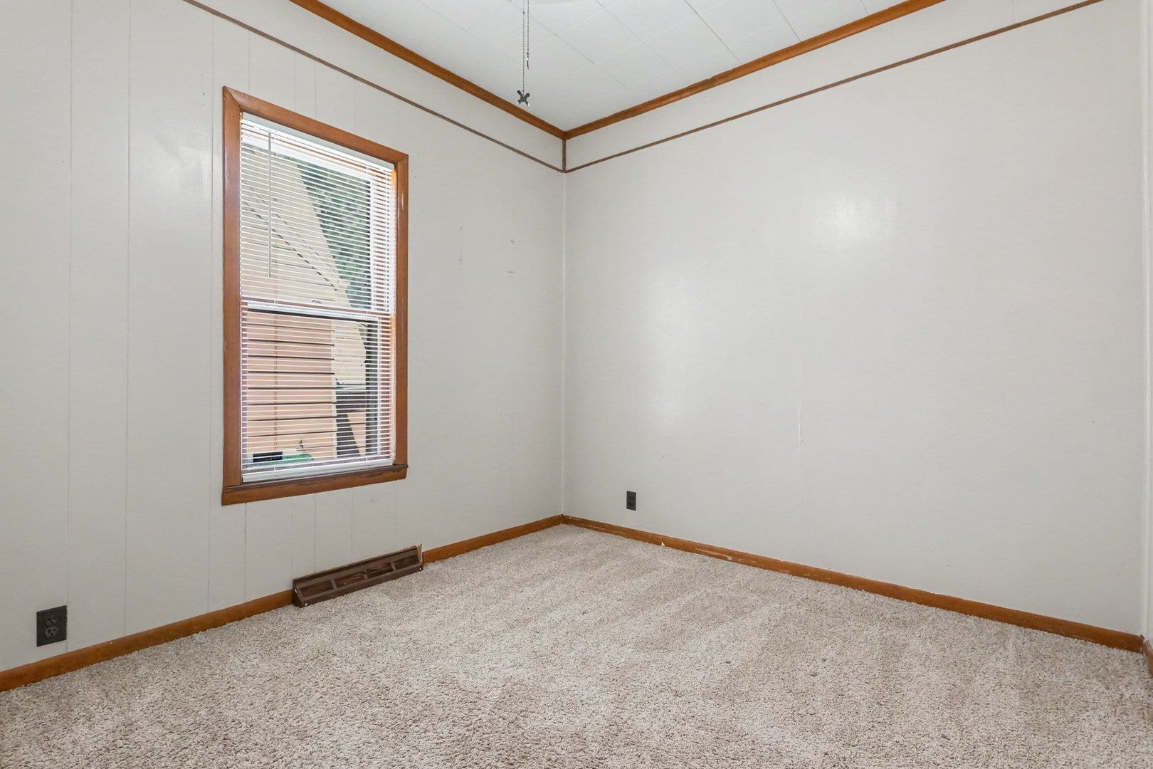 1215 Wilcox Street, Joliet, IL 60435