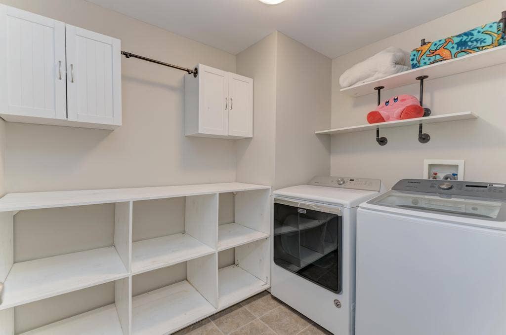 1515 Elysium Drive, Minooka, IL 60447 1515 Elysium Drive, Minooka, IL 60447
