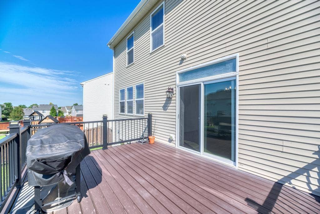 1515 Elysium Drive, Minooka, IL 60447 1515 Elysium Drive, Minooka, IL 60447
