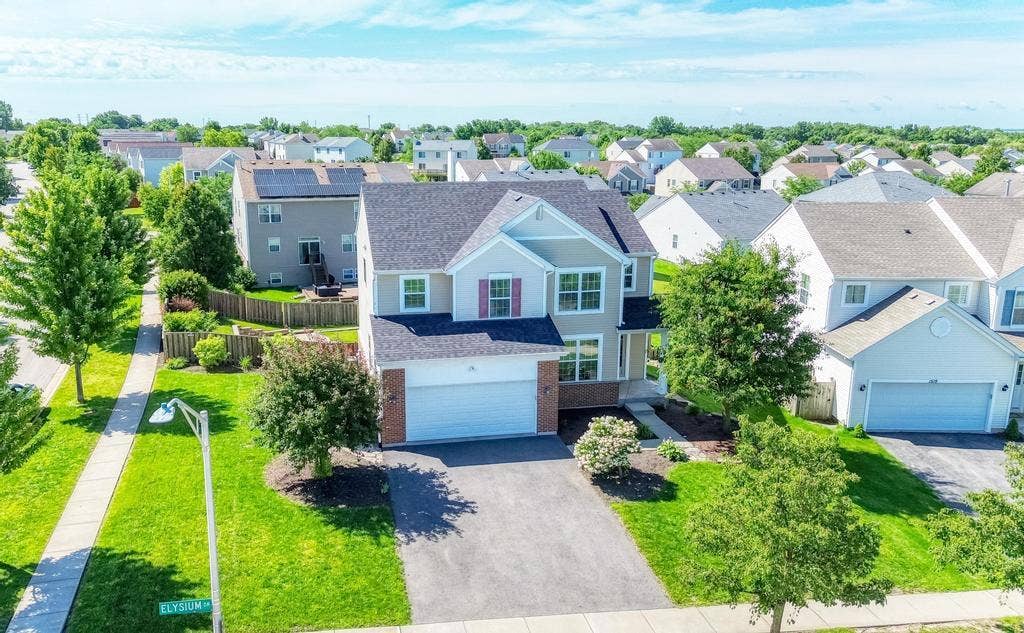 1515 Elysium Drive, Minooka, IL 60447 1515 Elysium Drive, Minooka, IL 60447