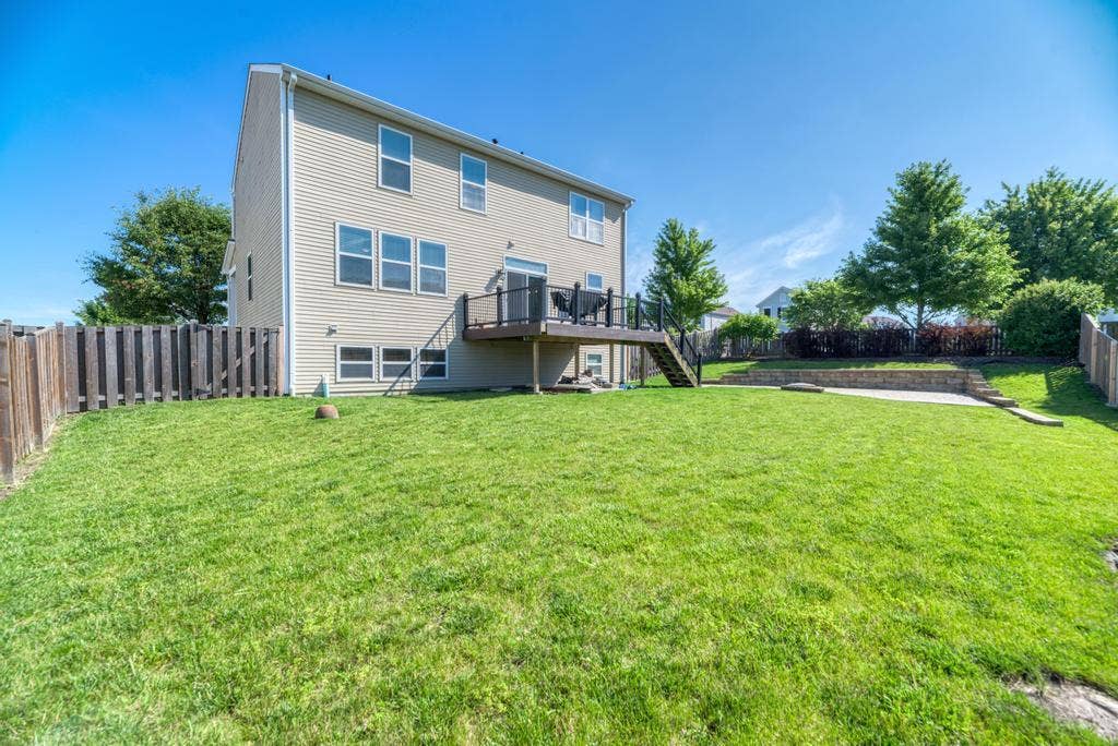 1515 Elysium Drive, Minooka, IL 60447 1515 Elysium Drive, Minooka, IL 60447