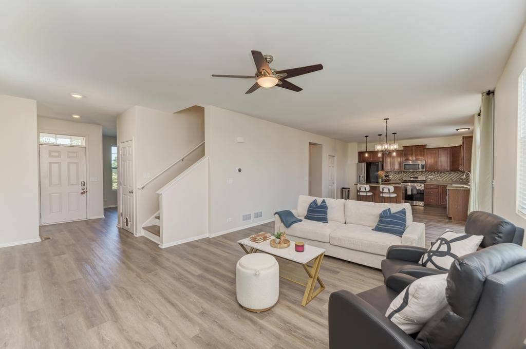1515 Elysium Drive, Minooka, IL 60447 1515 Elysium Drive, Minooka, IL 60447