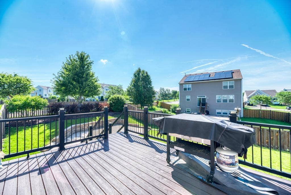 1515 Elysium Drive, Minooka, IL 60447 1515 Elysium Drive, Minooka, IL 60447