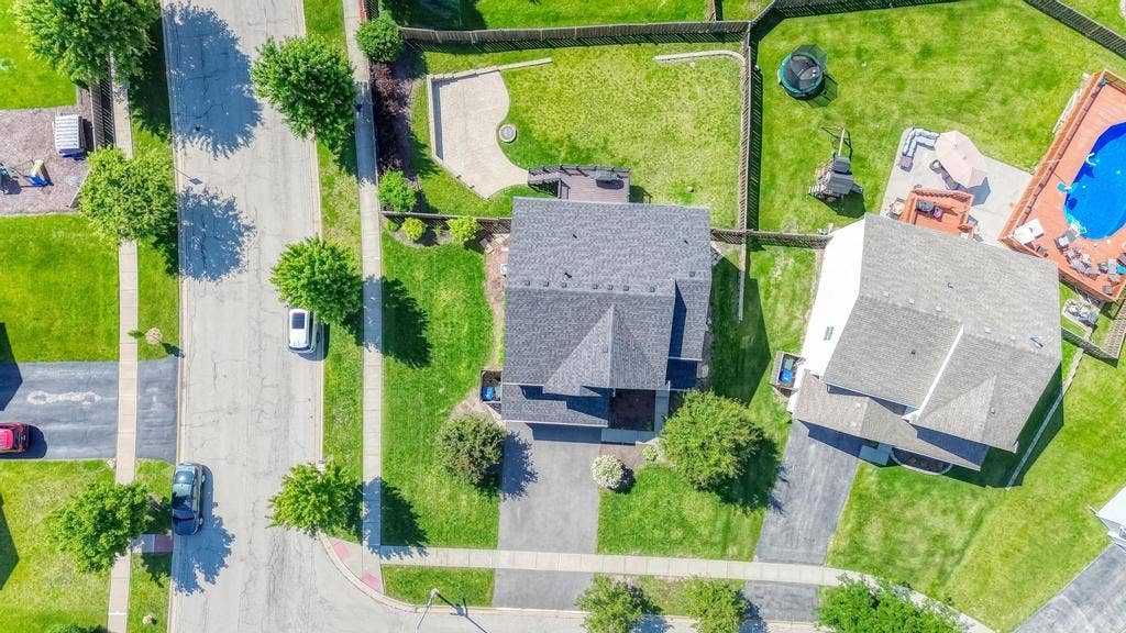 1515 Elysium Drive, Minooka, IL 60447 1515 Elysium Drive, Minooka, IL 60447