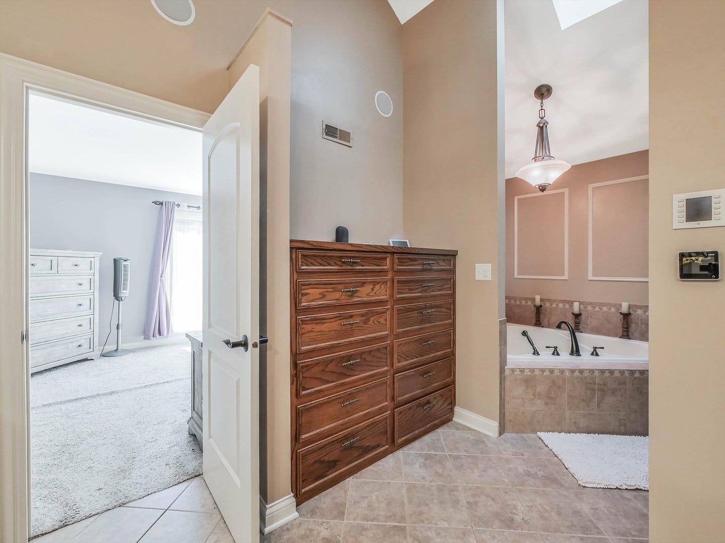 305 N Dale Avenue, McHenry, IL 60050